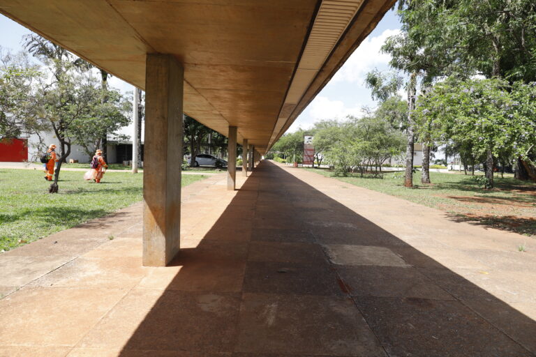 A obra visa preservar a integridade física da passarela e assegurar que ela continue a servir como uma importante via de acesso para as atividades culturais que enriquecem a vida social da capital | Foto: Kiko Paz/Ascom Novacap