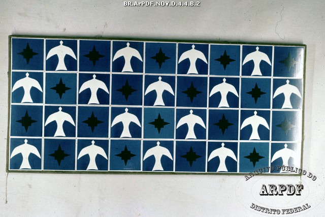 Os azulejos de Athos Bulcão são marca registrada da Igrejinha