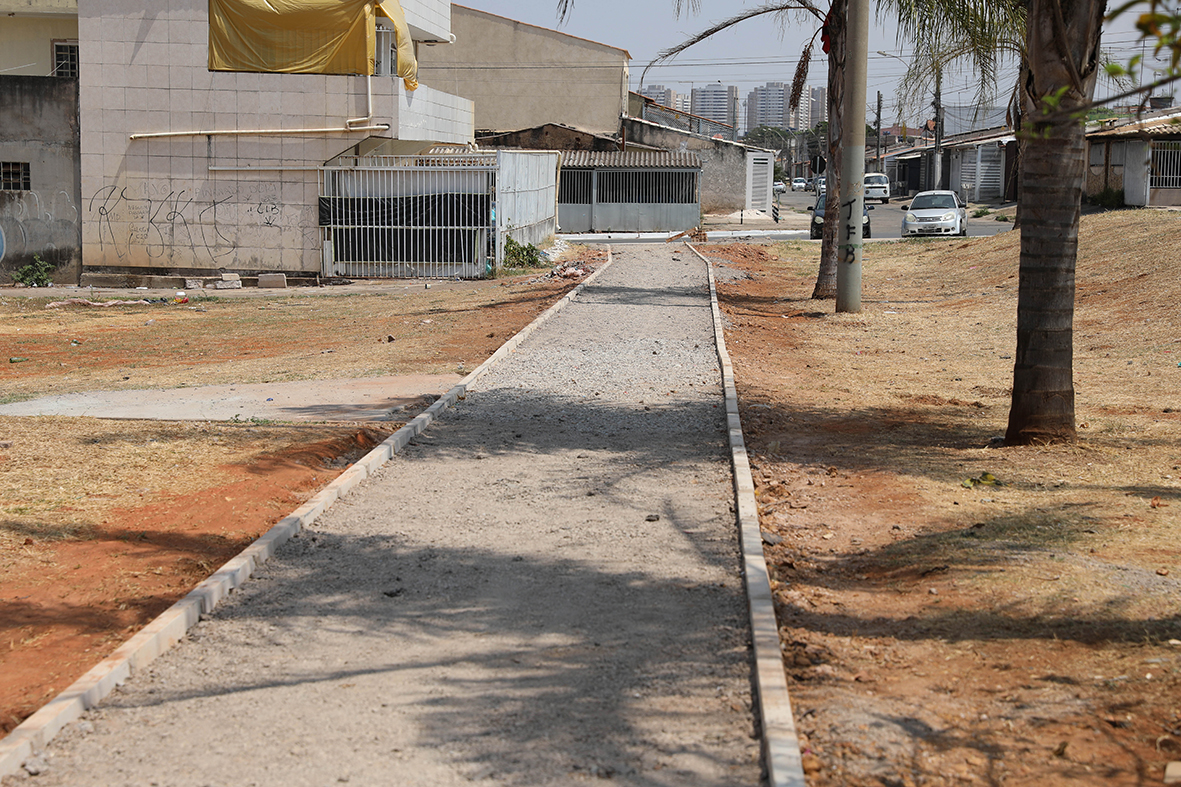 O  projeto Rota de Acessibilidade cria e adapta as calçadas, prevendo acessibilidade por meio de rampas e travessias de pedestres, além de ajuste dos estacionamentos | Fotos: Matheus H. Souza/Agência Brasília