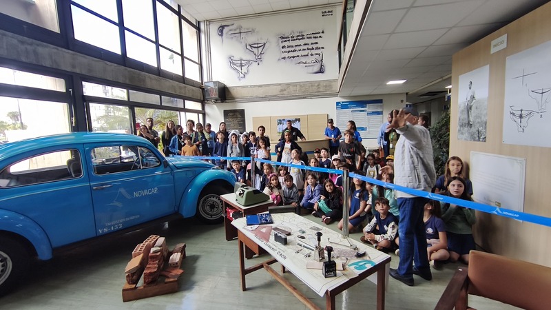 Na última semana, mais de 300 estudantes de duas escolas visitaram a mostra