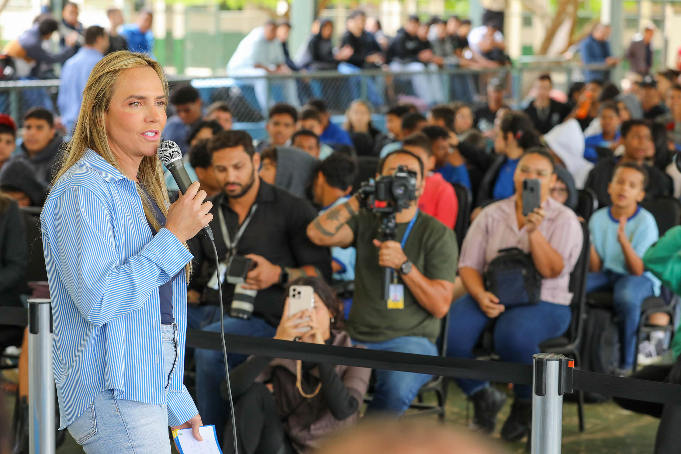 “O nosso objetivo é cuidar dessas crianças que estão aqui, para a permanência dessas famílias no campo”, declarou a governadora em exercício Celina Leão | Fotos: Paulo H. Carvalho/Agência Brasília