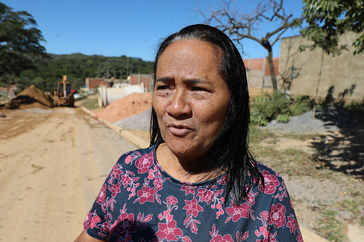 A comerciante Maria Souza, moradora do Bananal há 30 anos, elogia os trabalhos: “Essas ações dão vida à nossa comunidade, e nos sentimos cuidados pelo GDF”