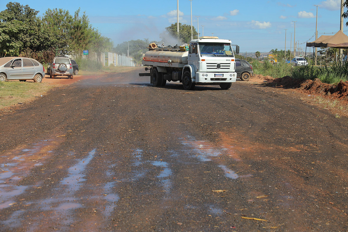 O trabalho de fresagem foi feito em cerca de 200 metros da Avenida Galileia 1, em Água Quente | Fotos: Paulo H. Carvalho/Agência Brasília