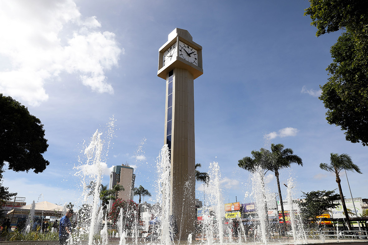 Com a construção do Túnel Rei Pelé e do Boulevard, a Praça do Relógio era o último equipamento público a ser entregue no centro de Taguatinga