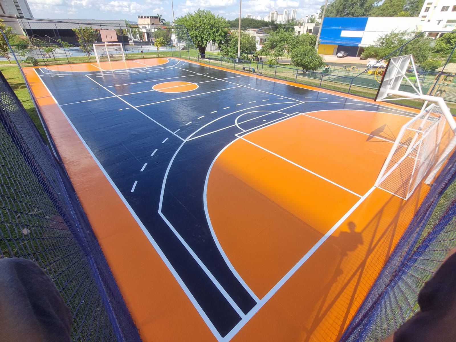 Já foram concluídas as manutenções em duas quadras poliesportivas, em Ceilândia e Samambaia, e outras 16 estão em execução | Fotos: Divulgação/Novacap