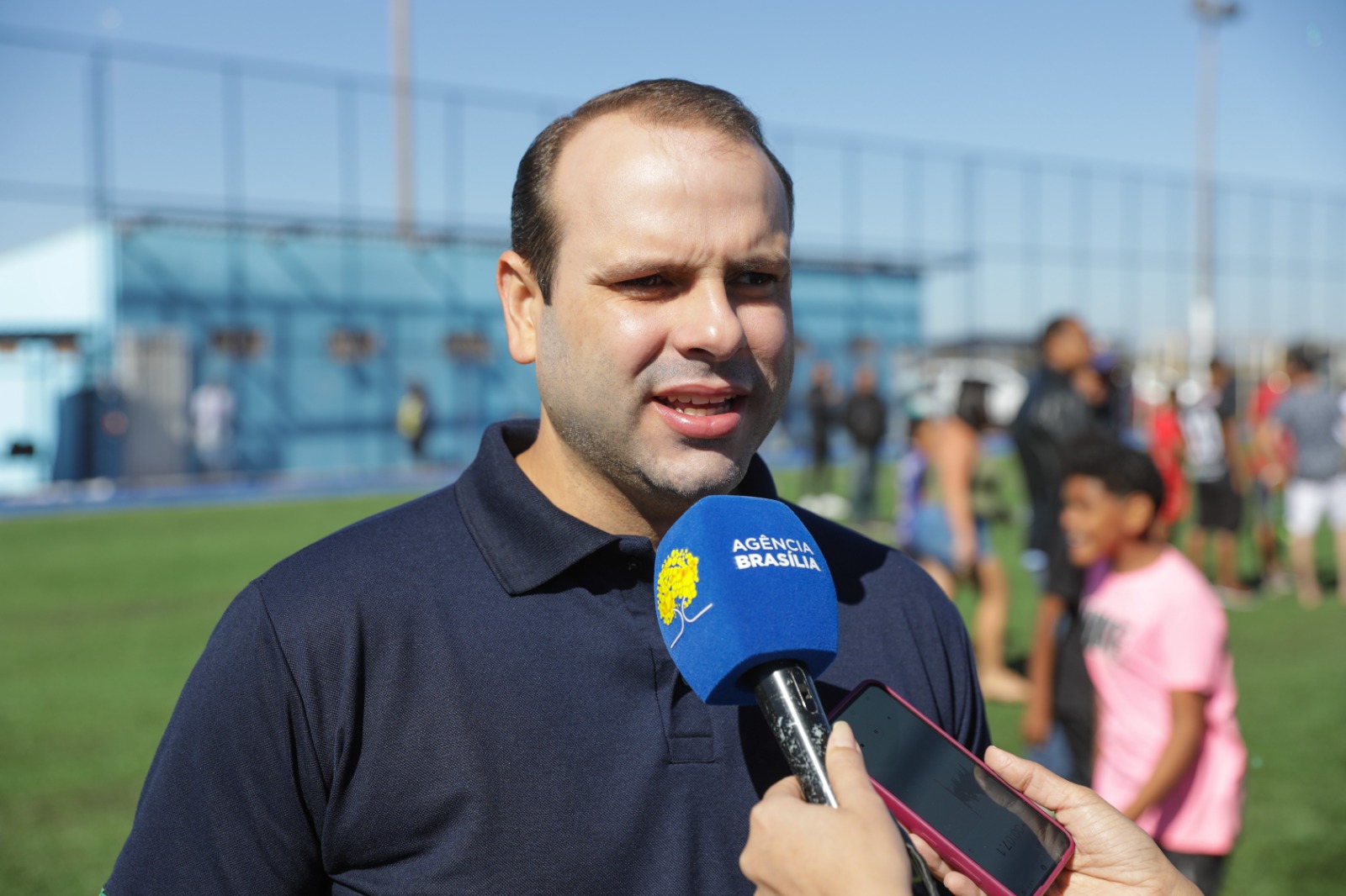"A gente constrói, reforma e faz a manutenção para que esses espaços sejam democráticos e de formação de atletas”, destacou o secretário de Esporte e Lazer, Renato Junqueira