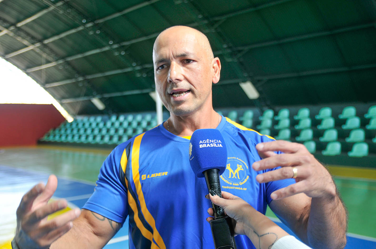 Ronaldo Júnior, professor do Programa GInástica nas Quadras: “Quanto mais espaços para incentivar a prática de exercícios, melhor”