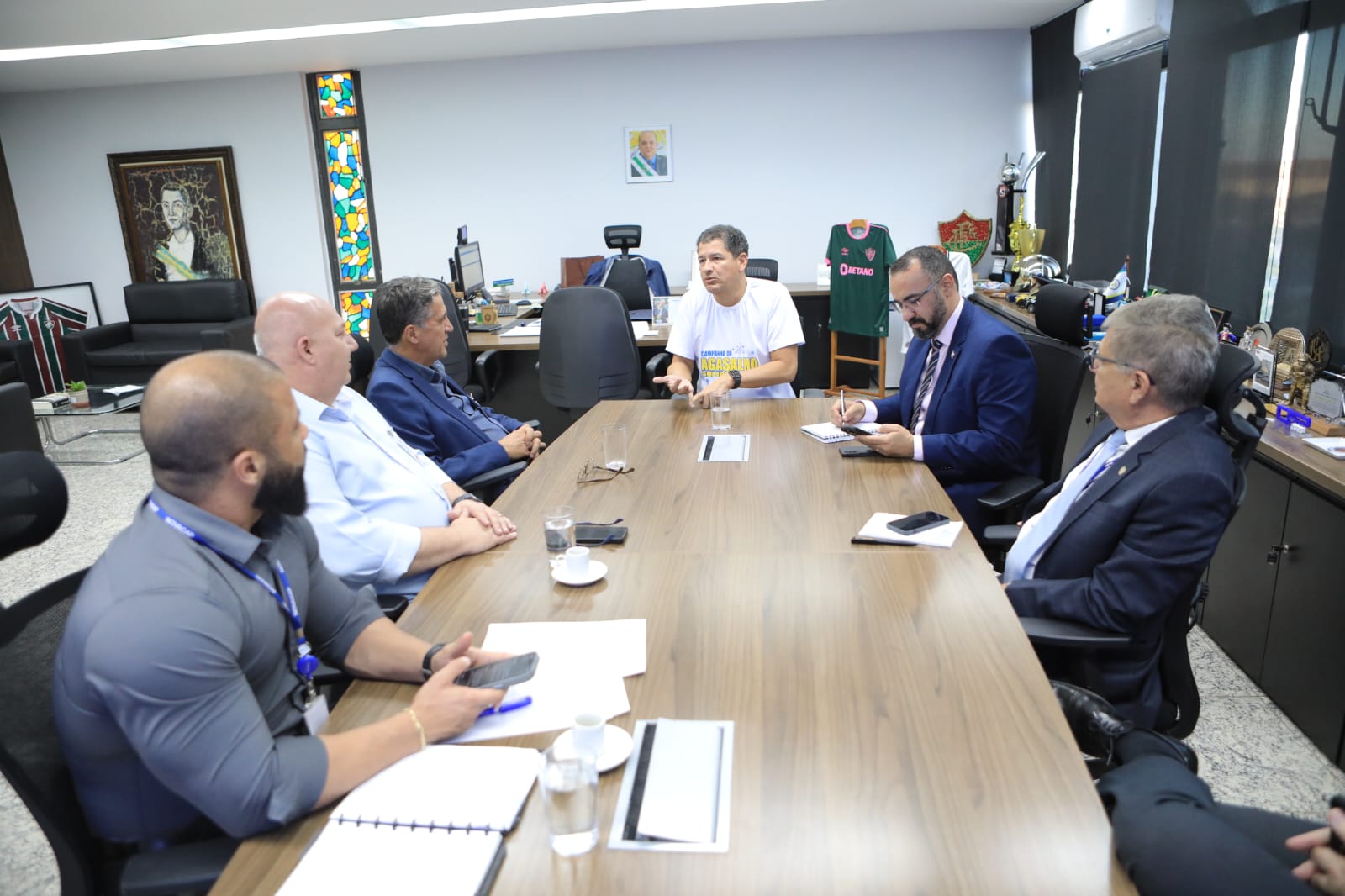 Sandro Avelar (centro): "Estamos falando de uma estrutura moderna, multifuncional e estrategicamente posicionada, que vai permitir uma atuação ainda mais eficiente das forças policiais no coração político e administrativo do país" | Foto: Divulgação/SSP-DF