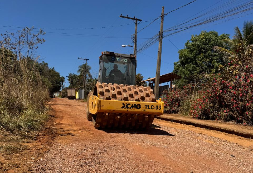 Estradas rurais também foram alvo da ação conjunta, que aplicou 45 toneladas de fresado para no Núcleo Rural Boa Esperança e na Estrada do Papa-Léguas