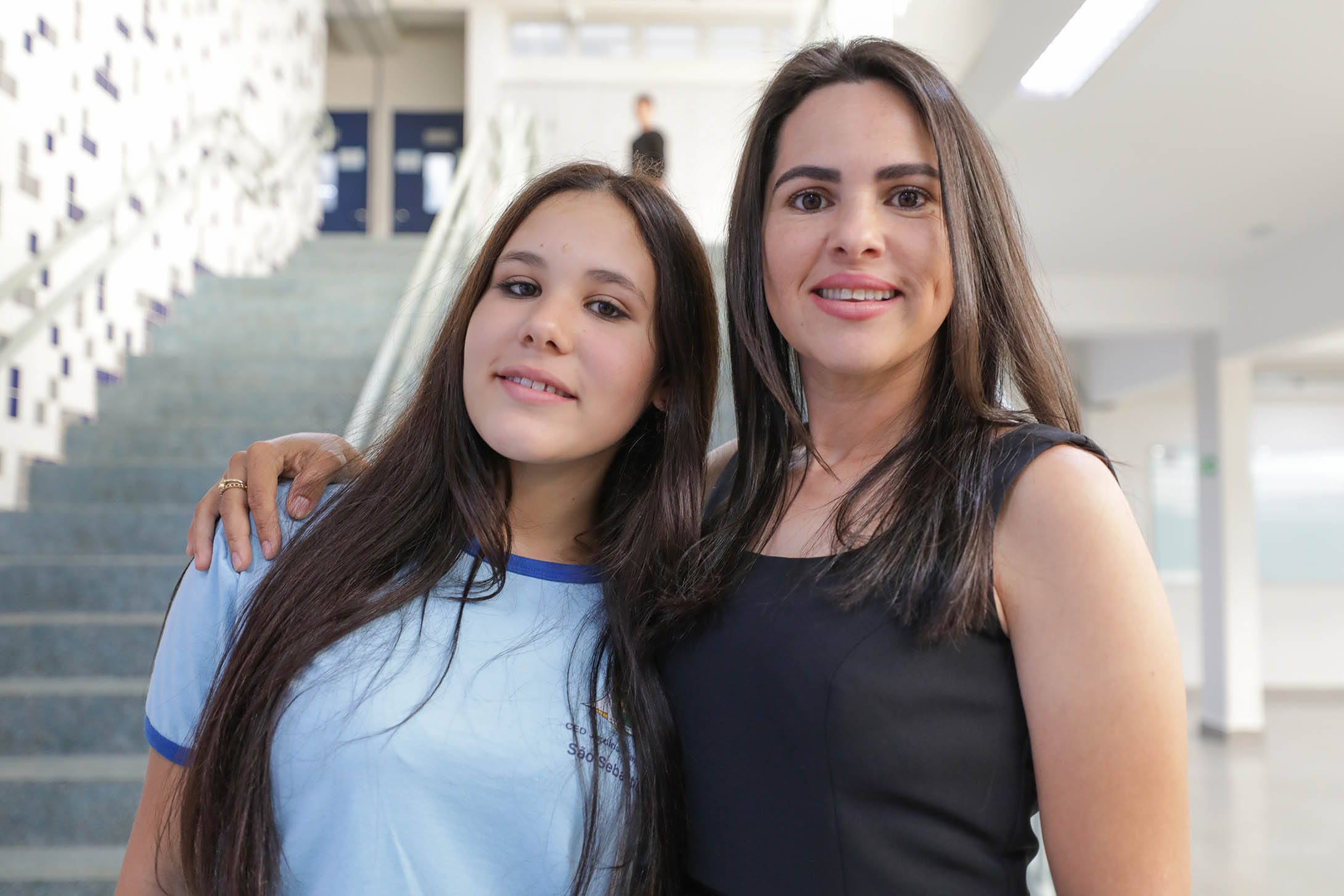Ana Cláudia Pimenta da Silva comemora que, com a nova escola, poderá almoçar junto com a filha, Isabella Bianca
