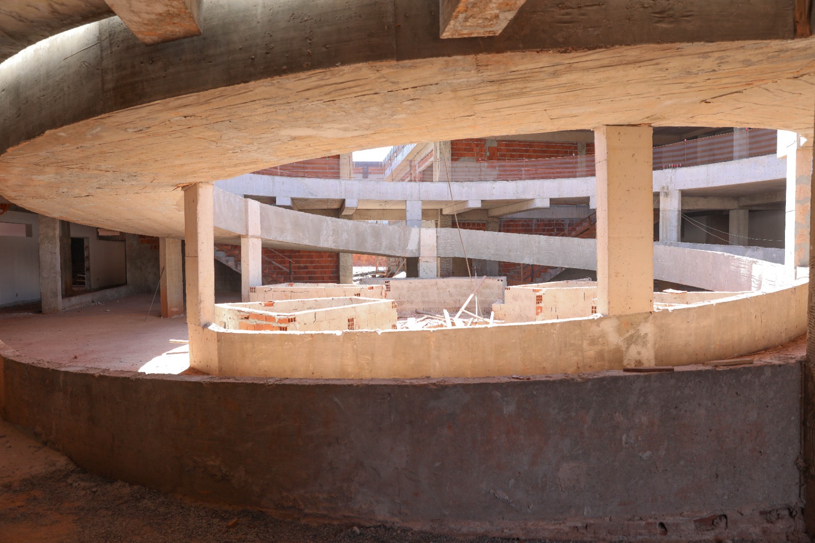 A nova escola terá 19 salas de aula, auditório, bilbioteca e outras salas distribuídos em quase 8 mil metros | Fotos: Matheus H. Souza/Agência Brasília