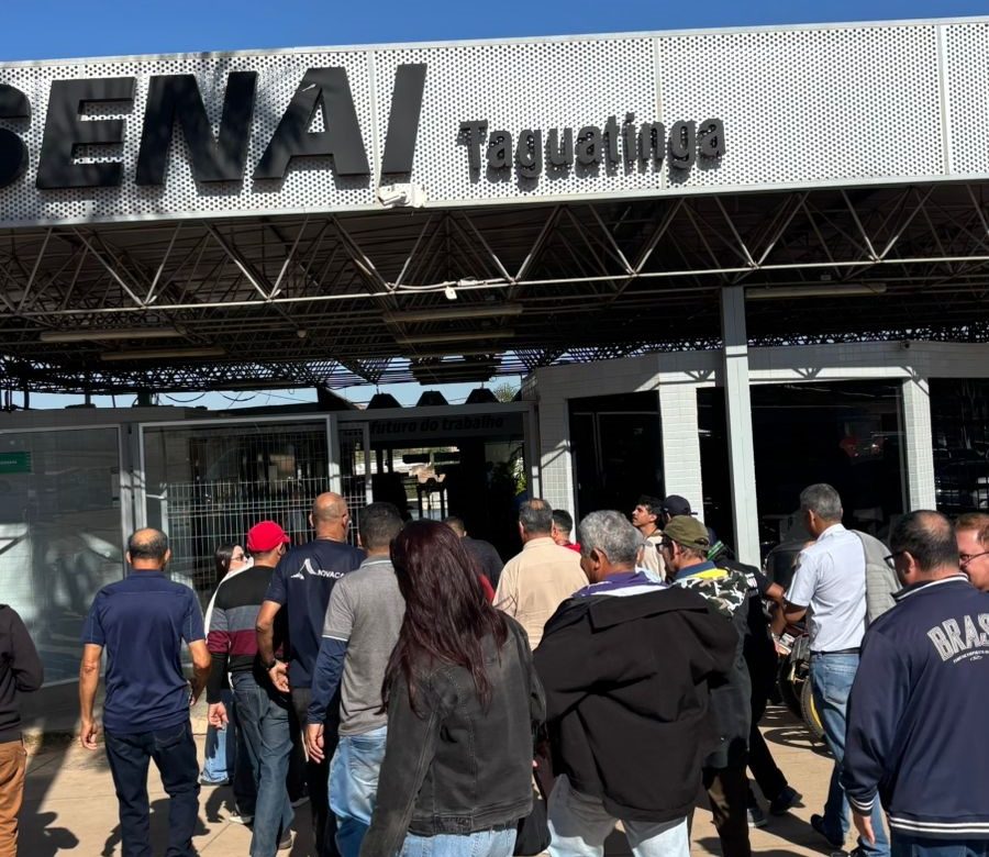 Entrada dos alunos ao Senai
